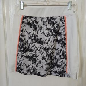 Black and White Mini Skirt for Athletic Occasions